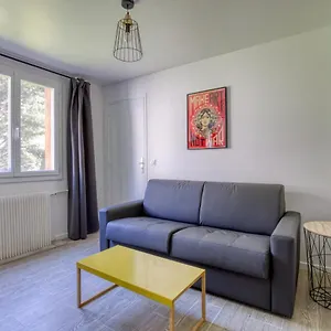 https://hostnfly-apartments-magnificent-studio-near-the-canal.fr-paris.fr